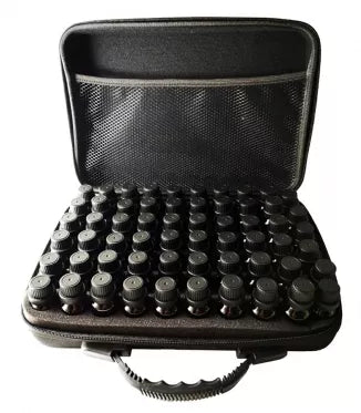 Dėklas ir buteliukai nagų lakui, 60 vnt